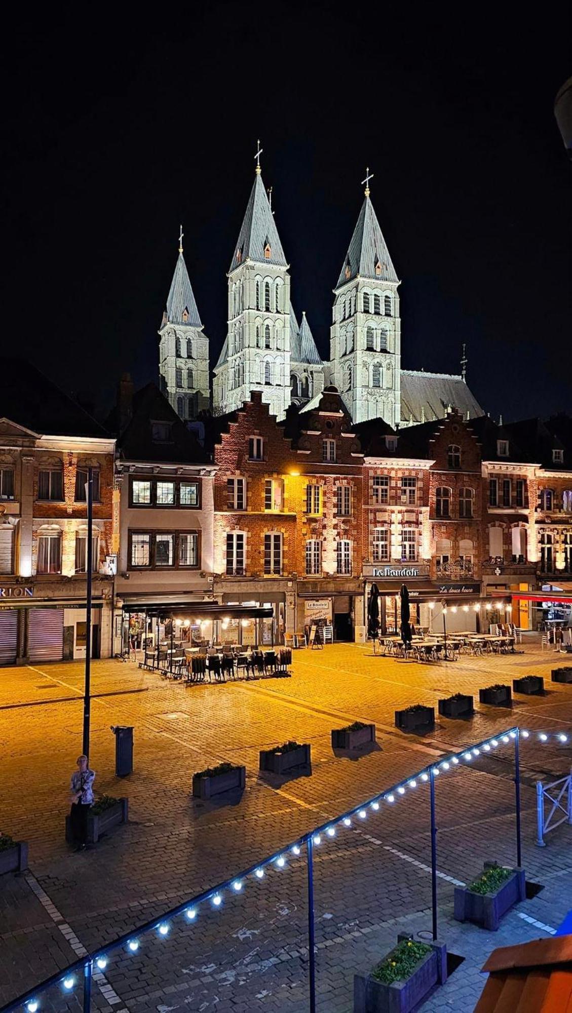 Agora Tournai Wellness Suites 3 Appartements Touristiques Sur La Grand-Place 외부 사진