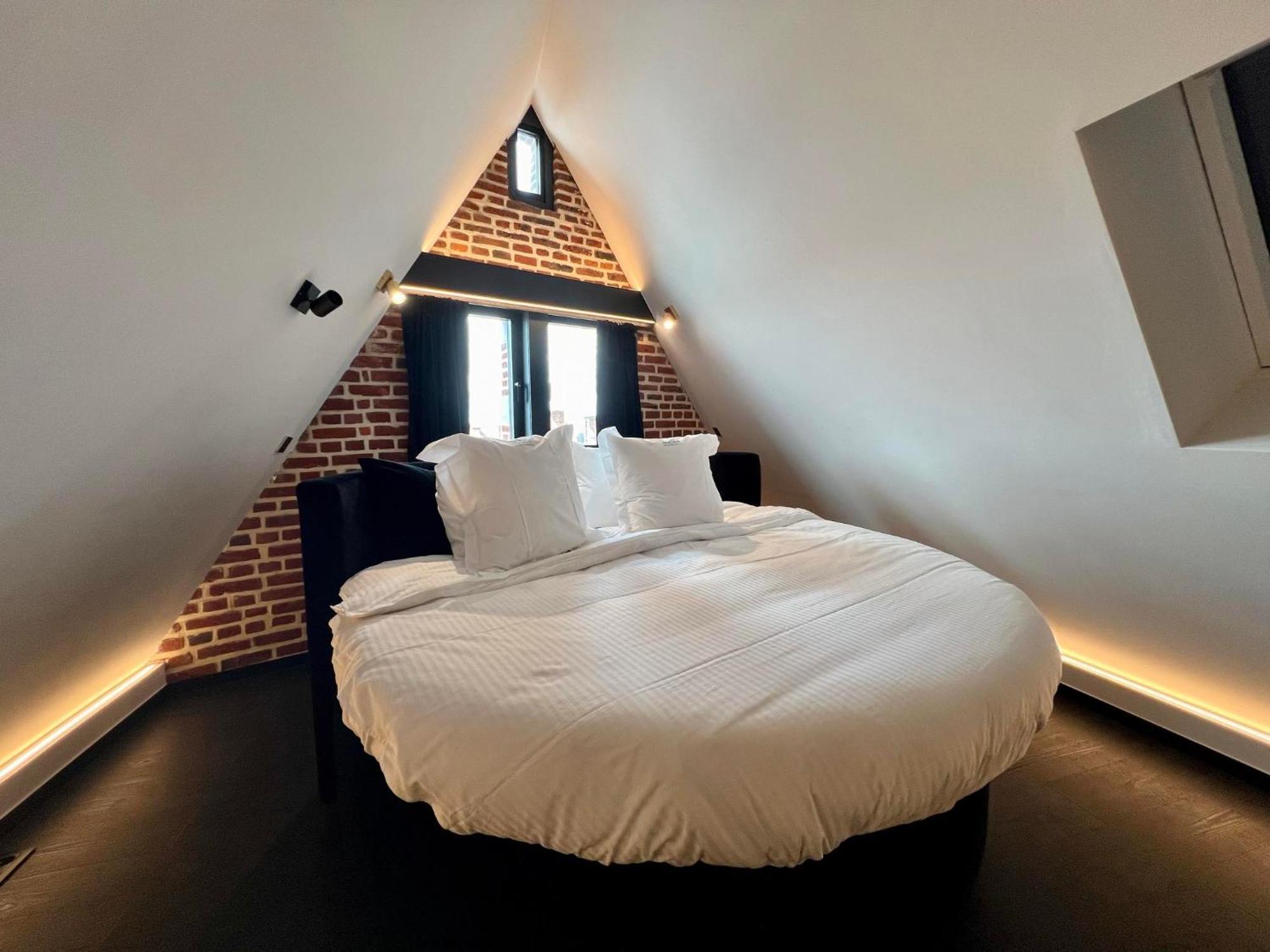 Agora Tournai Wellness Suites 3 Appartements Touristiques Sur La Grand-Place 외부 사진